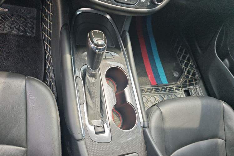 Used Chevrolet Malibu XL 2018 530T Automatic RuiChi Edition Gear Lever