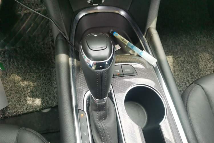Used Chevrolet Malibu XL 2018 530T Automatic Ruiyi Edition Gear Lever