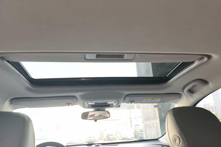 Used Chevrolet Malibu XL 2018 530T Automatic Luxury Edition Headliner