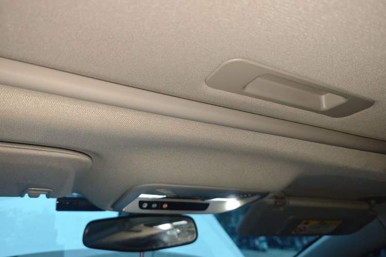 Used Chevrolet Malibu XL 2018 530T Automatic Ruiyi Edition Headliner