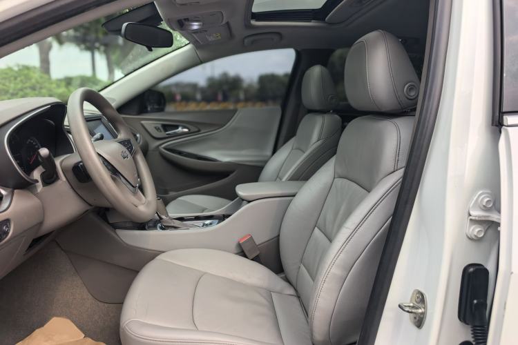 Used Chevrolet Malibu XL 2018 530T Automatic Luxury Edition Interior 2