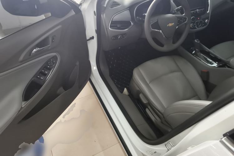 Used Chevrolet Malibu XL 2018 530T Automatic Luxury Edition Interior 3