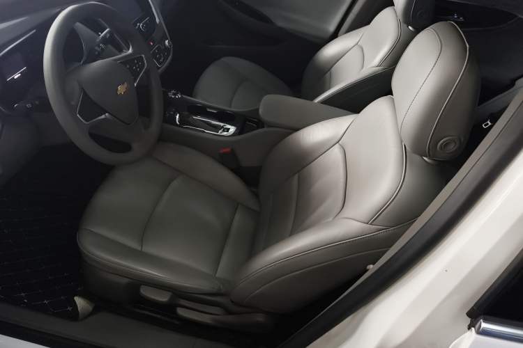 Used Chevrolet Malibu XL 2018 530T Automatic Luxury Edition Left Front Seat