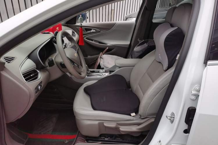 Used Chevrolet Malibu XL 2018 530T Automatic Luxury Edition Left Front Seat