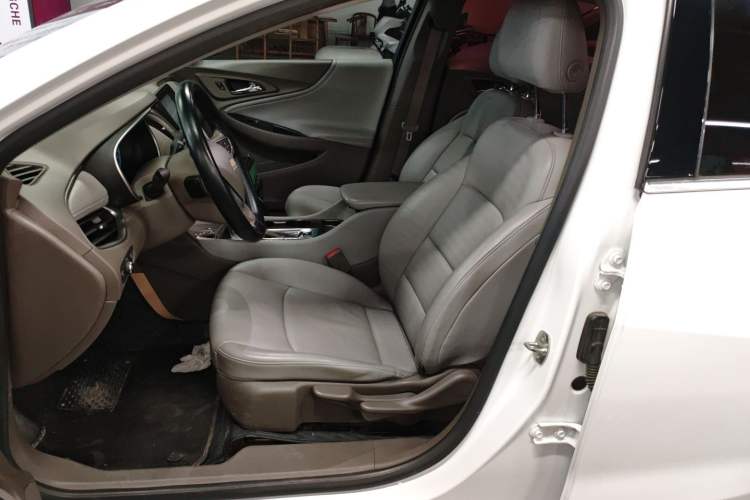 Used Chevrolet Malibu XL 2018 530T Automatic Luxury Edition Left Front Seat