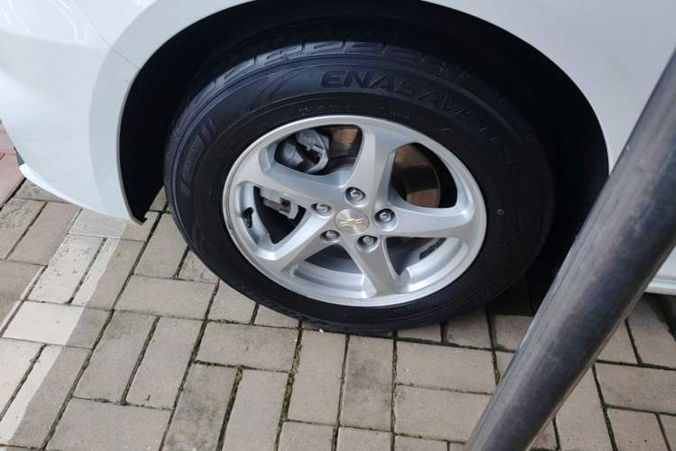 Used Chevrolet Malibu XL 2018 530T Automatic Luxury Edition Left Front Wheel Hub