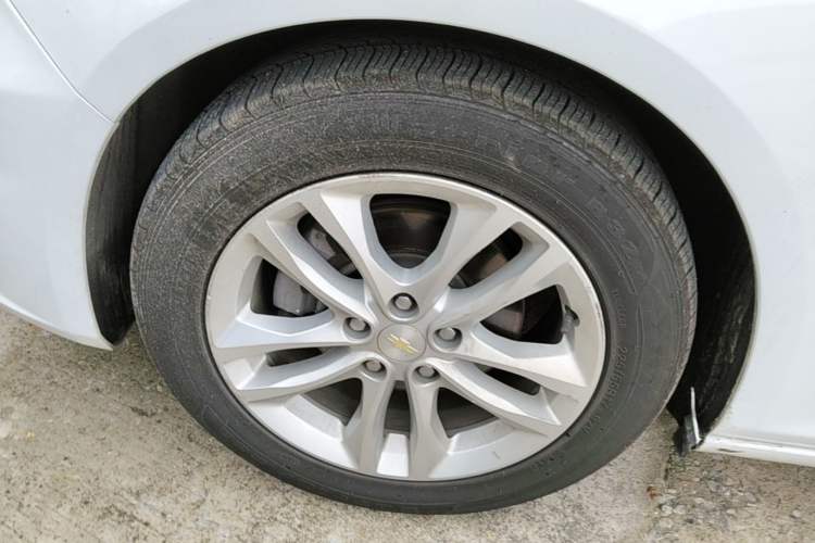 Used Chevrolet Malibu XL 2018 530T Automatic Ruiyi Edition Left Front Wheel Hub