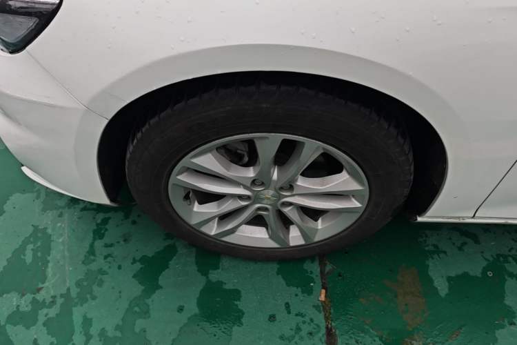 Used Chevrolet Malibu XL 2018 530T Automatic RuiChi Edition Left Front Wheel Hub