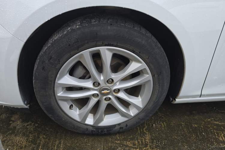 Used Chevrolet Malibu XL 2018 530T Automatic RuiChi Edition Left Front Wheel Hub