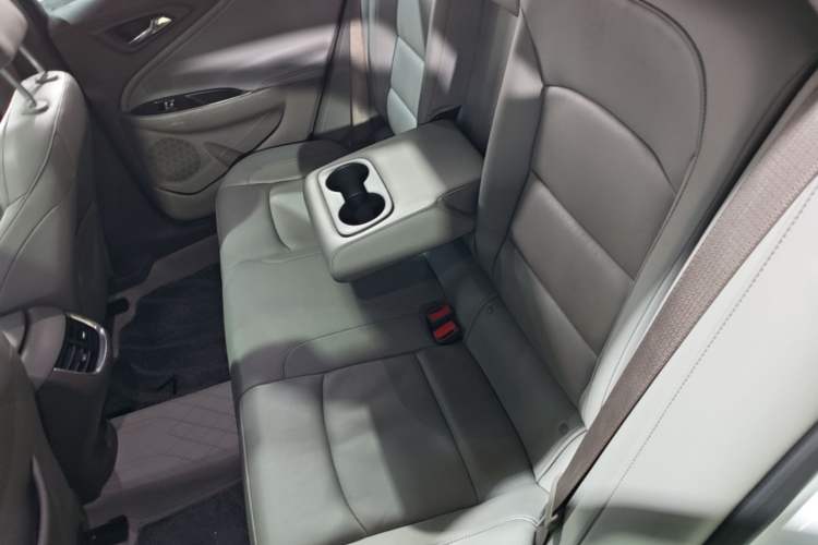 Used Chevrolet Malibu XL 2018 530T Automatic Luxury Edition Left Rear Seat