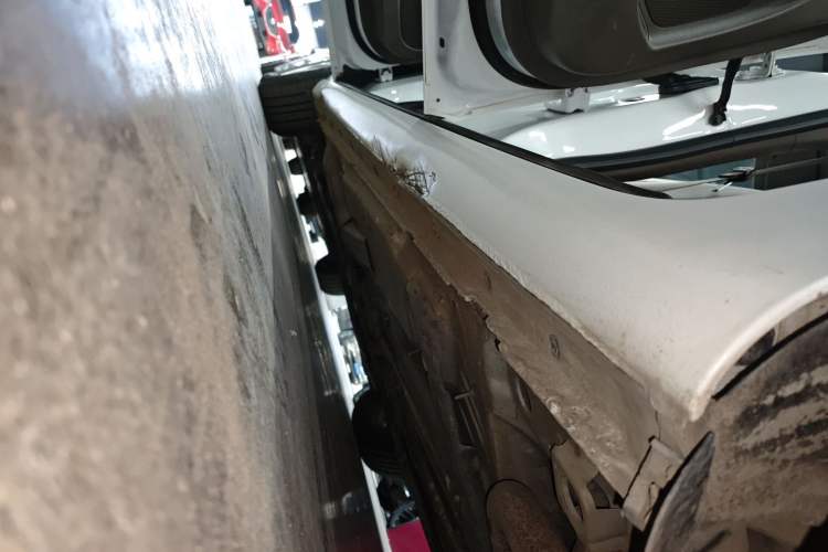 Used Chevrolet Malibu XL 2018 530T Automatic Luxury Edition Left Side Sill
