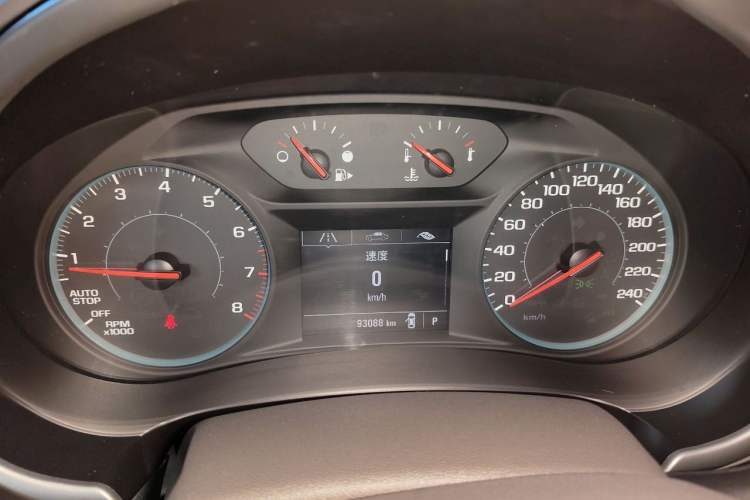 Used Chevrolet Malibu XL 2018 530T Automatic Luxury Edition Odometer Close Up