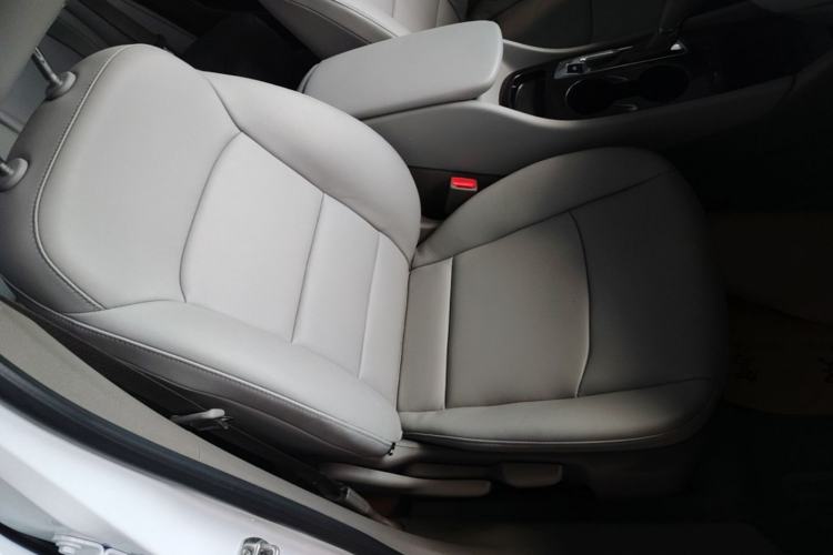 Used Chevrolet Malibu XL 2018 530T Automatic Luxury Edition Right Front Seat