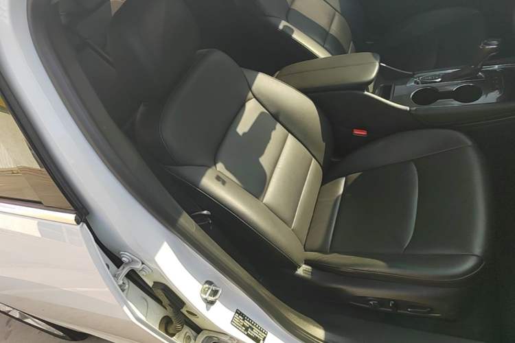 Used Chevrolet Malibu XL 2018 530T Automatic RuiChi Edition Right Front Seat