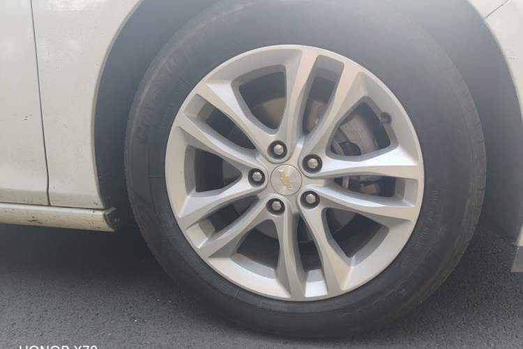 Used Chevrolet Malibu XL 2018 530T Automatic RuiChi Edition Right Front Wheel Hub