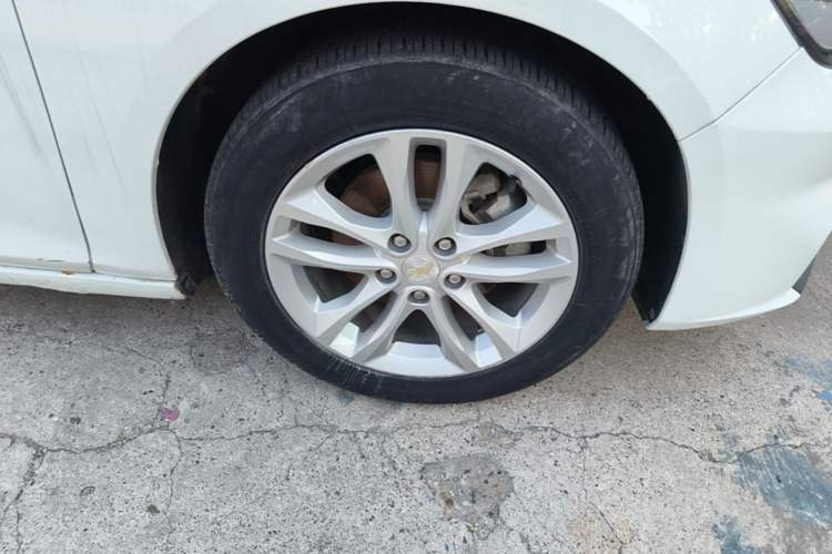 Used Chevrolet Malibu XL 2018 530T Automatic RuiChi Edition Right Front Wheel Hub