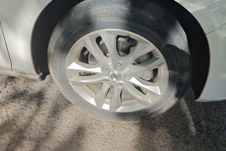 Used Chevrolet Malibu XL 2018 530T Automatic RuiChi Edition Right Front Wheel Hub