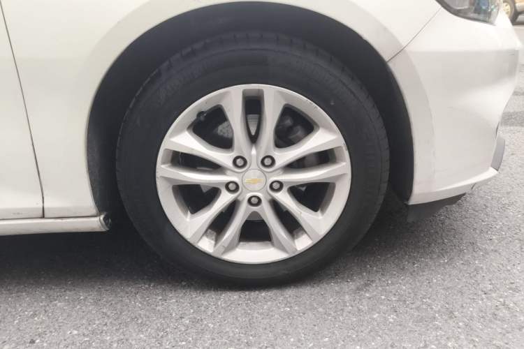 Used Chevrolet Malibu XL 2018 530T Automatic RuiChi Edition Right Front Wheel Hub