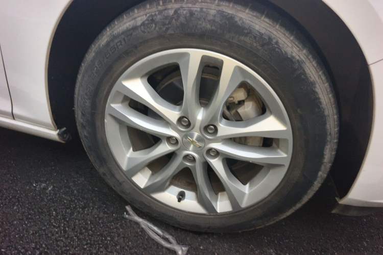 Used Chevrolet Malibu XL 2018 530T Automatic RuiChi Edition Right Front Wheel Hub