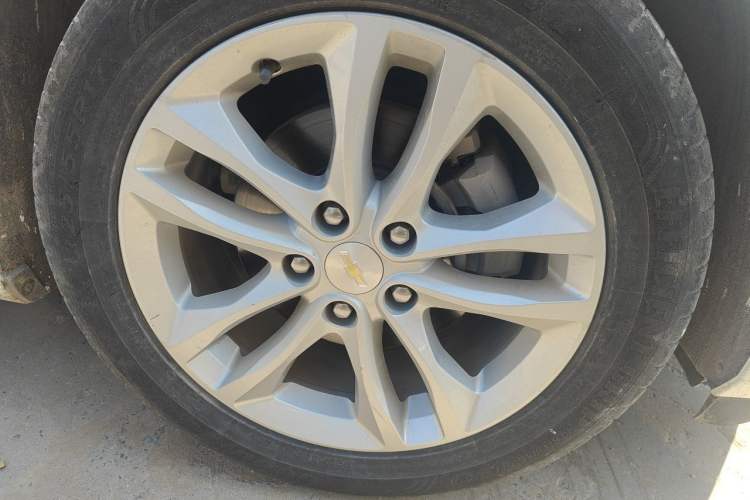 Used Chevrolet Malibu XL 2018 530T Automatic RuiChi Edition Right Front Wheel Hub