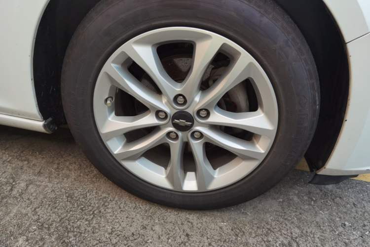 Used Chevrolet Malibu XL 2018 530T Automatic RuiChi Edition Right Front Wheel Hub