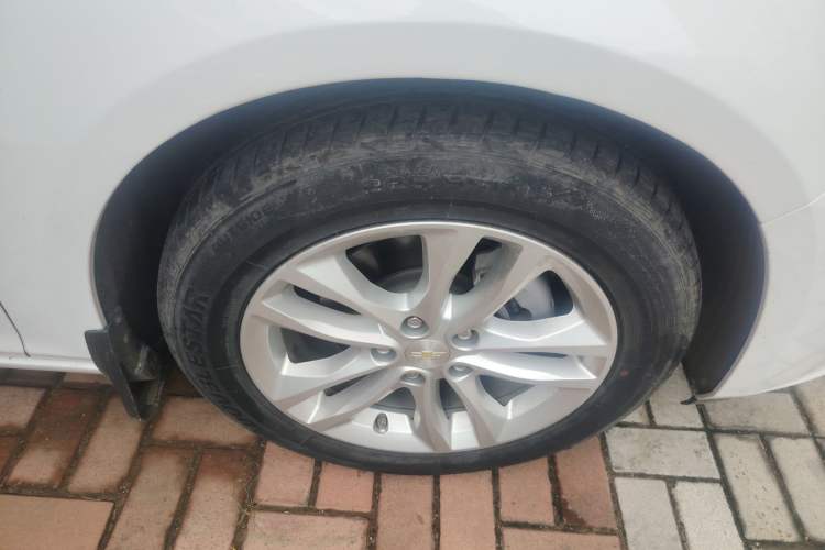 Used Chevrolet Malibu XL 2018 530T Automatic RuiChi Edition Right Front Wheel Hub