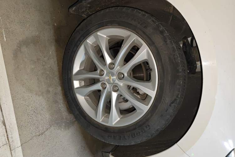 Used Chevrolet Malibu XL 2018 530T Automatic RuiChi Edition Right Front Wheel Hub