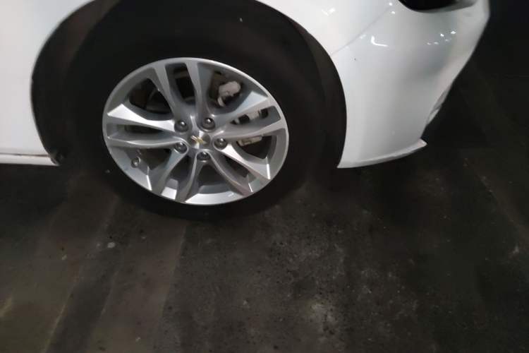 Used Chevrolet Malibu XL 2018 530T Automatic RuiChi Edition Right Front Wheel Hub