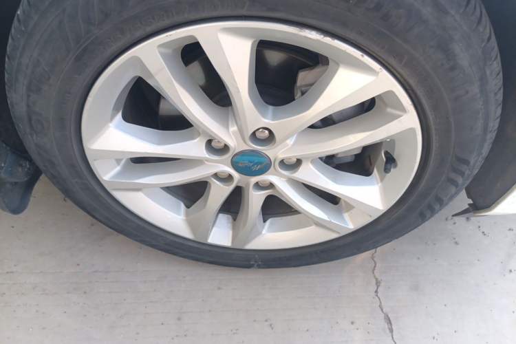 Used Chevrolet Malibu XL 2018 530T Automatic RuiChi Edition Right Front Wheel Hub