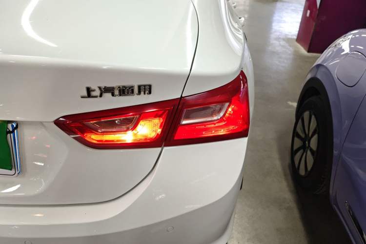 Used Chevrolet Malibu XL 2018 530T Automatic Luxury Edition Right Rear Taillight