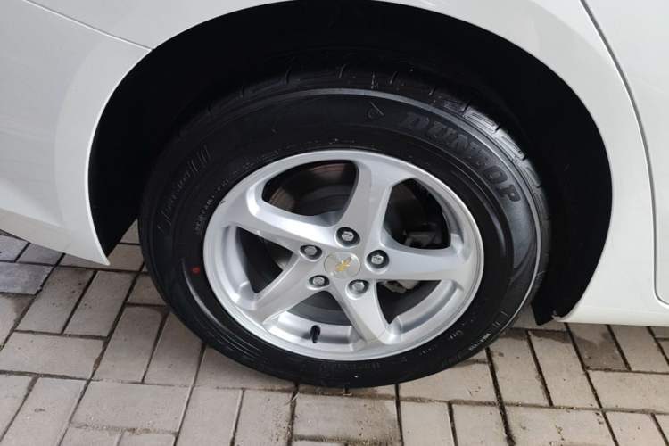 Used Chevrolet Malibu XL 2018 530T Automatic Luxury Edition Right Rear Wheel Hub
