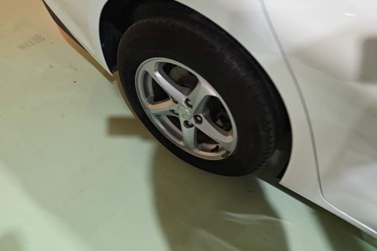Used Chevrolet Malibu XL 2018 530T Automatic Luxury Edition Right Rear Wheel Hub