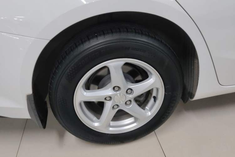 Used Chevrolet Malibu XL 2018 530T Automatic Luxury Edition Right Rear Wheel Hub