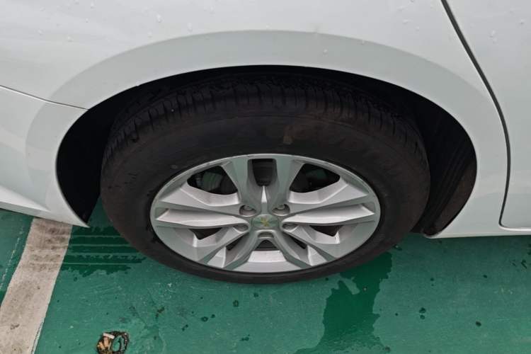 Used Chevrolet Malibu XL 2018 530T Automatic RuiChi Edition Right Rear Wheel Hub