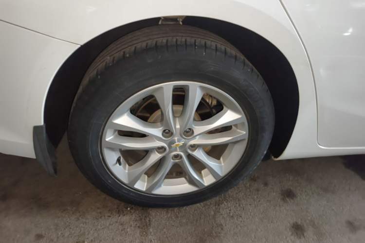 Used Chevrolet Malibu XL 2018 530T Automatic RuiChi Edition Right Rear Wheel Hub