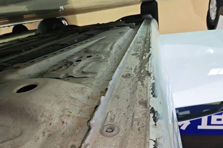 Used Chevrolet Malibu XL 2018 530T Automatic Luxury Edition Right Side Sill