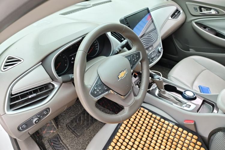 Used Chevrolet Malibu XL 2018 530T Automatic Luxury Edition Steering Wheel