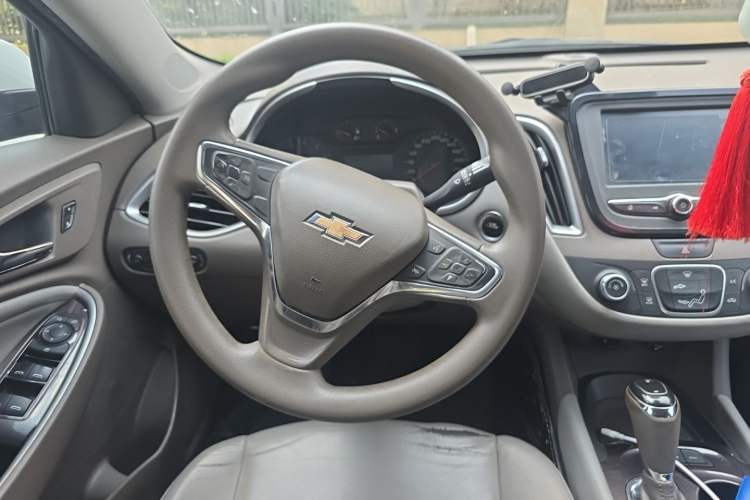 Used Chevrolet Malibu XL 2018 530T Automatic Luxury Edition Steering Wheel
