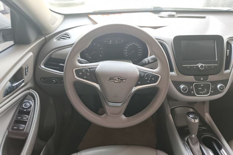Used Chevrolet Malibu XL 2018 530T Automatic Luxury Edition Steering Wheel