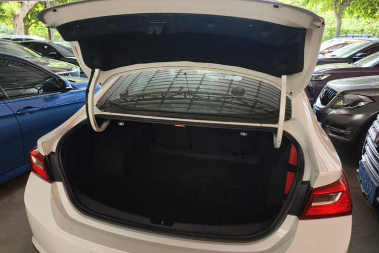 Used Chevrolet Malibu XL 2018 530T Automatic RuiChi Edition Trunk