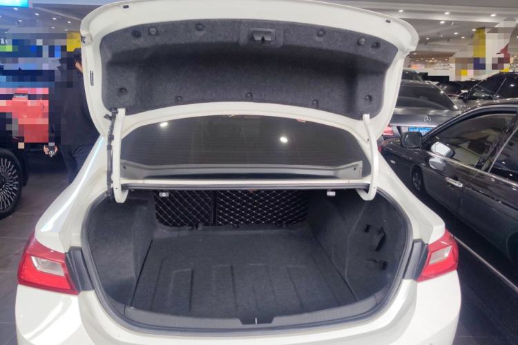 Used Chevrolet Malibu XL 2018 530T Automatic Luxury Edition Trunk