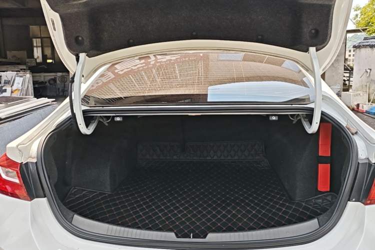 Used Chevrolet Malibu XL 2018 530T Automatic Ruiyi Edition Trunk