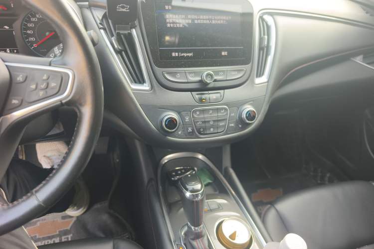 Used Chevrolet Malibu XL 2019 Redline 550T Automatic Sport Edition Audio And AC Panel