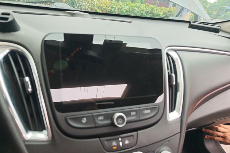 Used Chevrolet Malibu XL 2019 Redline 550T Automatic Sport Edition Audio And AC Panel