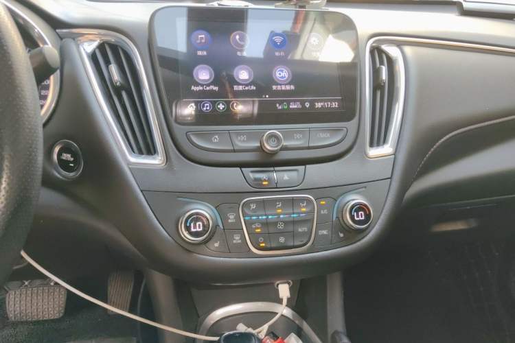 Used Chevrolet Malibu XL 2019 Redline 550T Automatic Sport Edition Audio And AC Panel