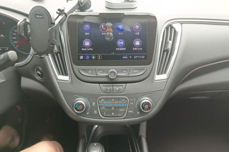 Used Chevrolet Malibu XL 2019 Redline 550T Automatic Sport Edition Audio And AC Panel