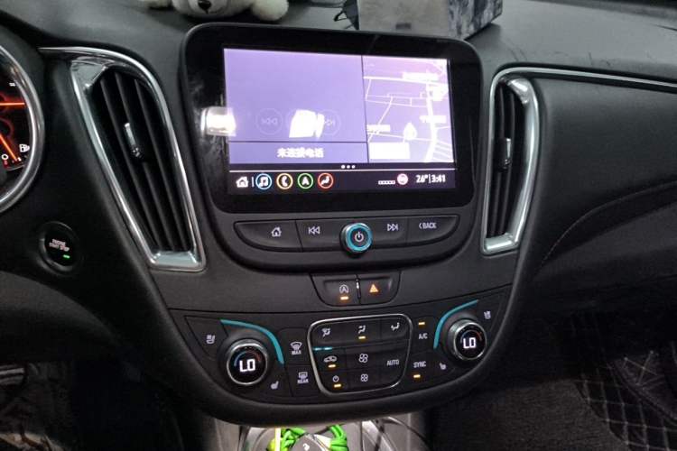 Used Chevrolet Malibu XL 2019 Redline 550T Automatic Smart Edition Audio And AC Panel