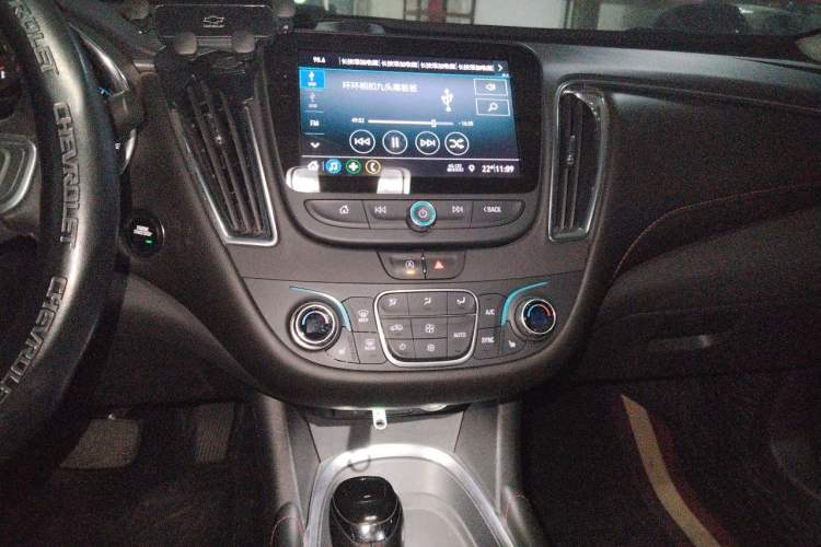 Used Chevrolet Malibu XL 2019 Redline 550T Automatic Sport Edition Audio And AC Panel