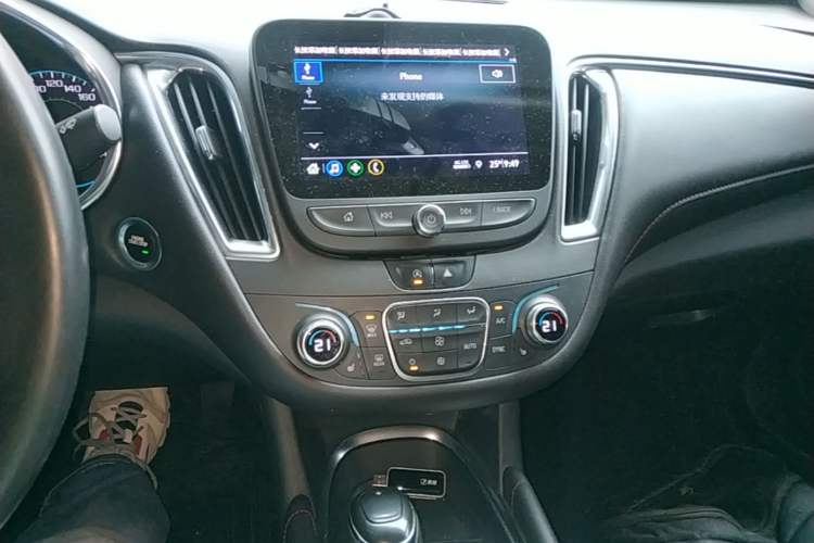 Used Chevrolet Malibu XL 2019 Redline 550T Automatic Sport Edition Audio And AC Panel