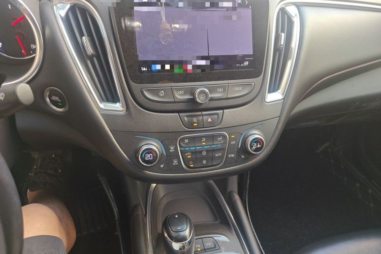 Used Chevrolet Malibu XL 2019 Redline 550T Automatic Sport Edition Audio And AC Panel